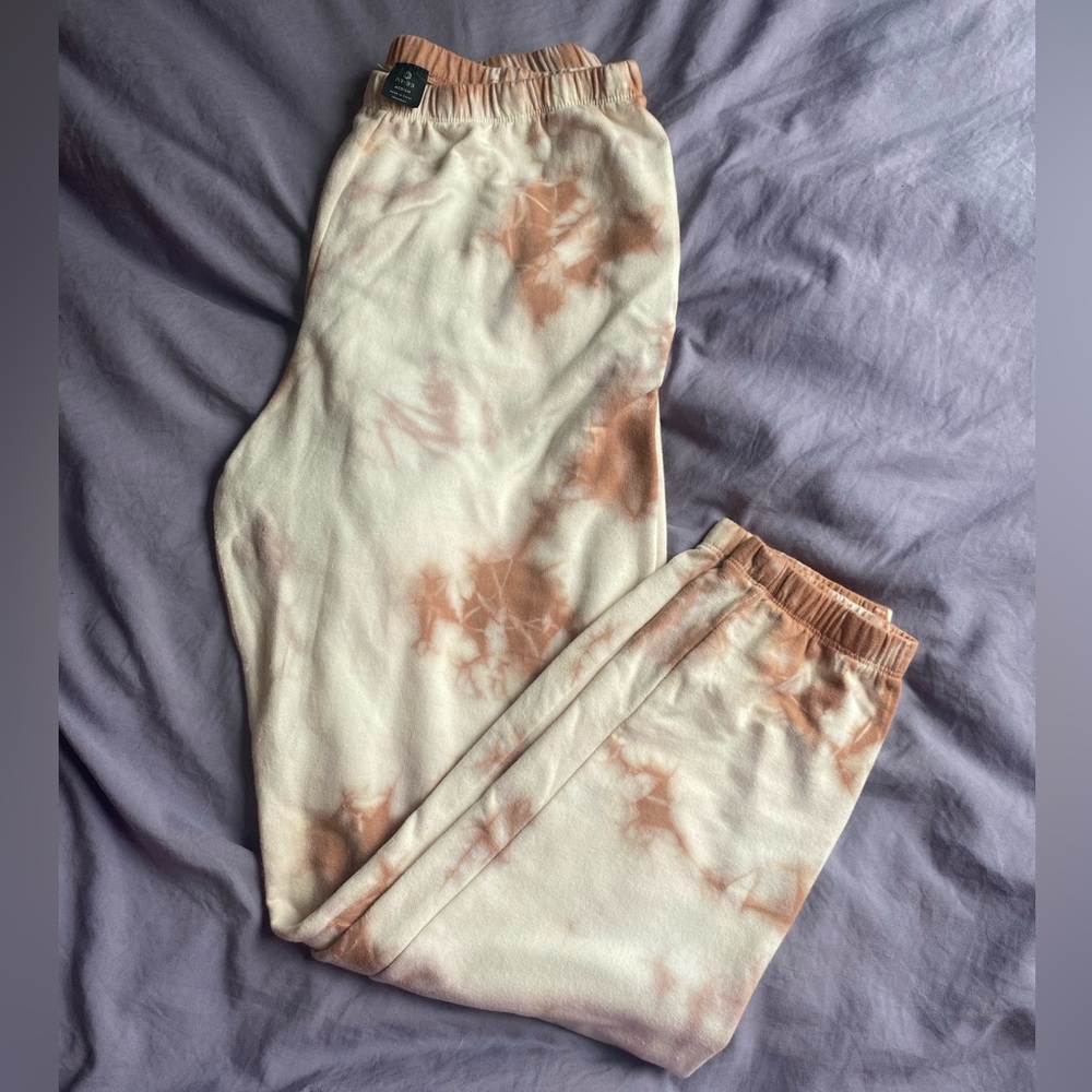 Tie dye joggers in white and nude/creamy mauve, size Medium by AR-33
